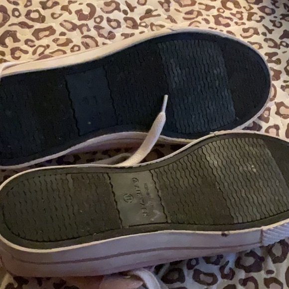 Air Walk Sneakers - Picture 3 of 11